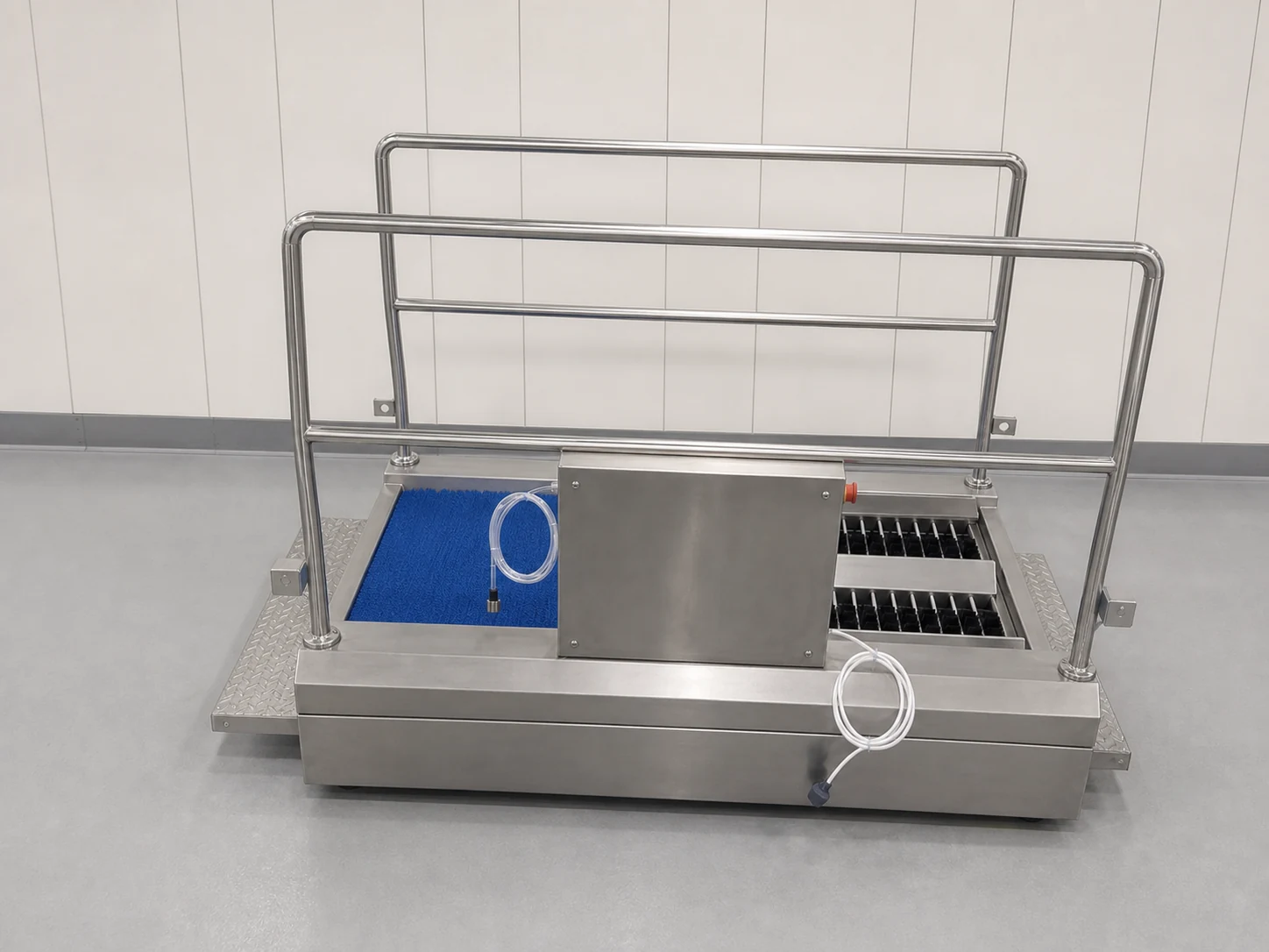 Brush platform and handrails on the YSB-2 sole cleaning machine